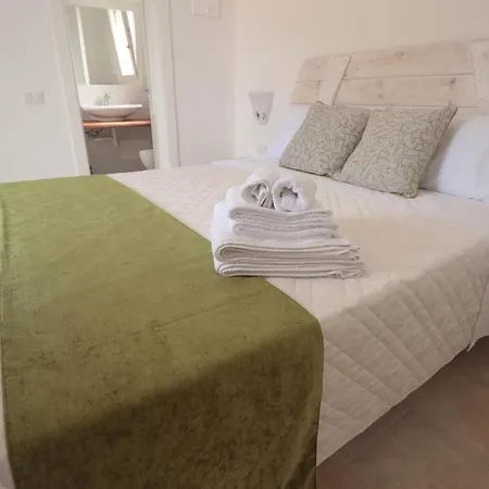 Limone Bed & Breakfast 2*